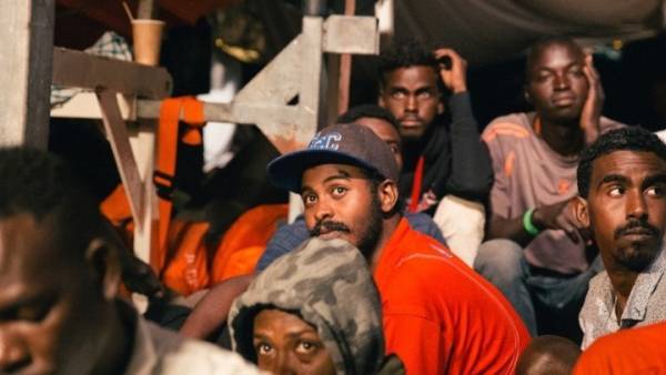 Η ΕΕ διαθέτει 14 εκατ. ευρώ για τη βελτίωση των συνθηκών υποδοχής μεταναστών στην Λαμπεντούζα