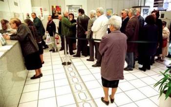 Tην Πέμπτη θα ανοίξουν 850 υποκαταστήματα τραπεζών για τους συνταξιούχους