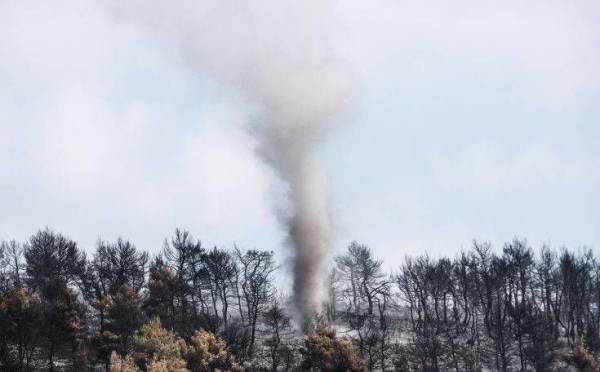 Τρεις πυρκαγιές σε εξέλιξη σε Καλάβρυτα, Πρέβεζα και Βοιωτία
