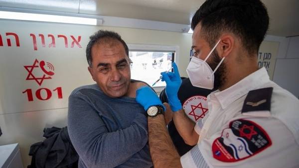 Covid-19: Το Ισραήλ θέλει να αγοράσει επιπλέον 36 εκατ. δόσεις εμβολίων