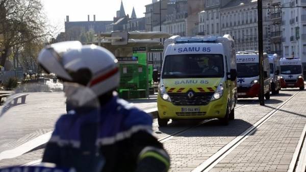 Γαλλία: Μπέρδεψε το γκάζι με το φρένο και... εισέβαλε σε εκκλησία - 3 τραυματίες