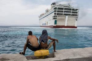 Επιβιβάστηκαν στο πλοίο «Ελ. Βενιζέλος» στο λιμάνι της Κω οι πρώτοι 321 πρόσφυγες