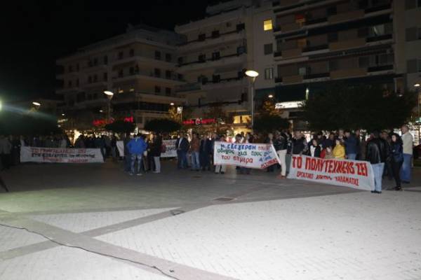 Η Καλαμάτα τίμησε την εξέγερση του Πολυτεχνείου (βίντεο)