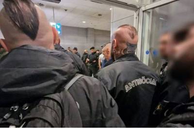 Συνελήφθησαν 21 ακροδεξιοί Ιταλοί στο «Ελ. Βενιζέλος» (βίντεο)
