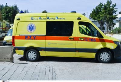 Μαχαίρωσαν και λήστεψαν 18χρονο στην Ακρόπολη