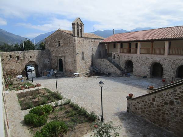 Κελί Παπαφλέσσα και λαογραφικό μουσείο στη Μονή Βελανιδιάς