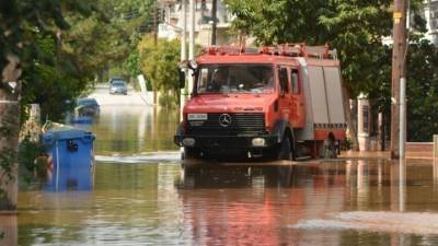 Απεγκλωβισμοί και αντλήσεις υδάτων στην Πιερία από την κακοκαιρία