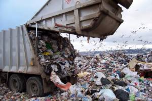 22.600 ευρώ το μήνα για τη μεταφορά σκουπιδιών της Δυτικής Μάνης