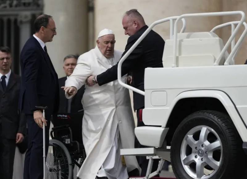 Πάπας Φραγκίσκος: Υπέστη κολπική μαρμαρυγή στο νοσοκομείο - Τι λένε οι γιατροί
