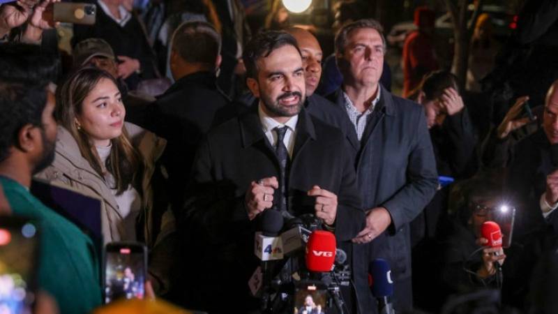 Ο Ζοχράν Μαμντάνι εξελέγη ο πρώτος μουσουλμάνος δήμαρχος της Νέας Υόρκης (βίντεο)