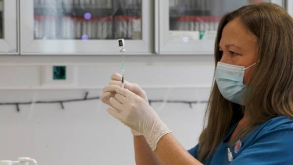 Ξεκινούν οι εμβολιασμοί στο ΑΧΕΠΑ και στα πανεπιστημιακά Πατρών, Λάρισας και Ιωαννίνων