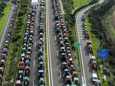 Κλιμακώνονται οι αγροτικές κινητοποιήσεις: Πάνω από 4.000 τρακτέρ στη Θεσσαλία (βίντεο)