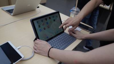 Πιο γρήγορο ίντερνετ, λιγότερη γραφειοκρατία - Τι αλλαγές φέρνει νέο νομοσχέδιο