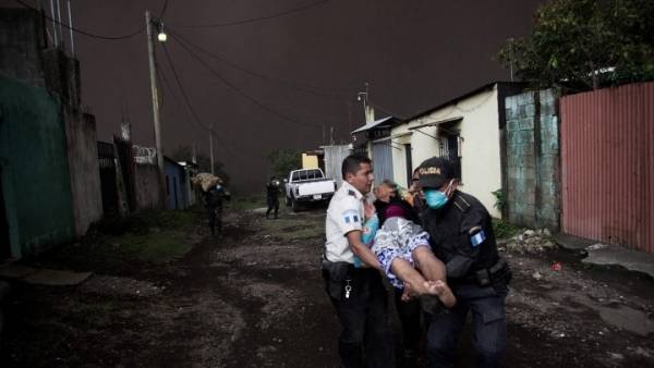 Στους 65 οι νεκροί από την έκρηξη του ηφαιστείου Φουέγο στη Γουατεμάλα