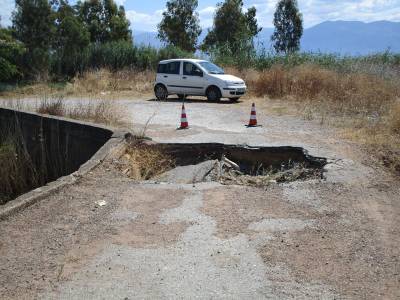 Δεν περνούν τα αυτοκίνητα 