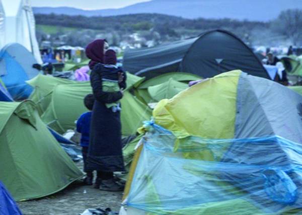 Αδυναμία για φιλοξενία προσφύγων δηλώνει ο Τσώνης στο υπουργεί Άμυνας