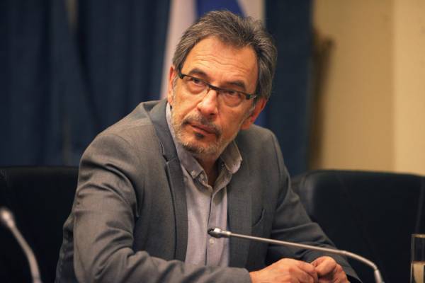 Παραιτήθηκε ο Διονύσης Τσακνής από πρόεδρος της ΕΡΤ