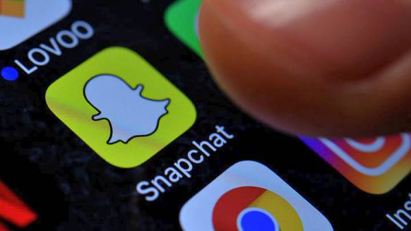 Οι νέοι κάτω των 25 ετών εγκαταλείπουν το Facebook για το Snapchat