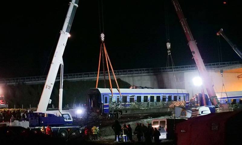 Ανατριχιαστικοί διάλογοι ανάμεσα στον ρυθμιστή κυκλοφορίας και τον σταθμάρχη – «Πρέπει να έγινε τράκα» (βίντεο)