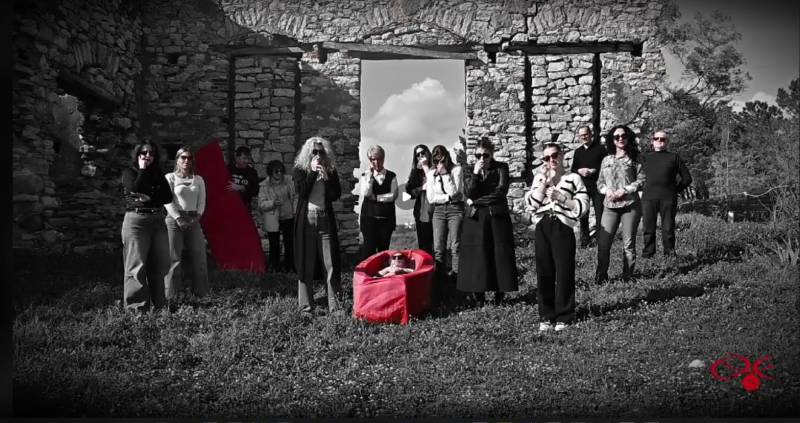 Η θεατρική παραγωγή "Κλάφτε τον" στη Μεσσήνη