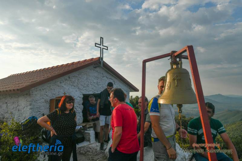 Εορτάστηκε το εκκλησάκι της Αγίας Κυριακής στην Αγυιά Μουζακίου (φωτό)