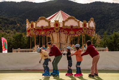 Ενα μαγικό χριστουγεννιάτικο ταξίδι στη Βαμβακού