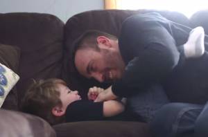Τι σημαίνει να είσαι πατέρας ενός παιδιού με αυτισμό (βίντεο)