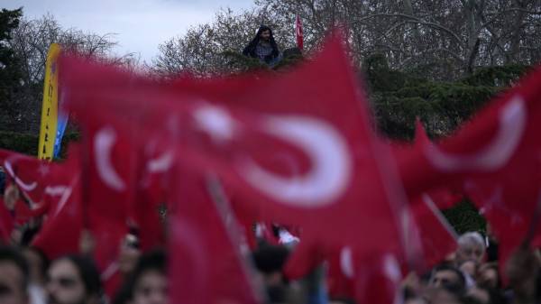 Τουρκία: Σενάρια αναβολής των εκλογών στον απόηχο των σεισμών (βίντεο)
