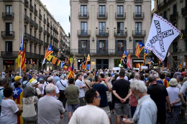 Η Ισπανία σταματά την άνοδο της ακροδεξιάς, αλλά αφήνει αναπάντητα ερωτήματα