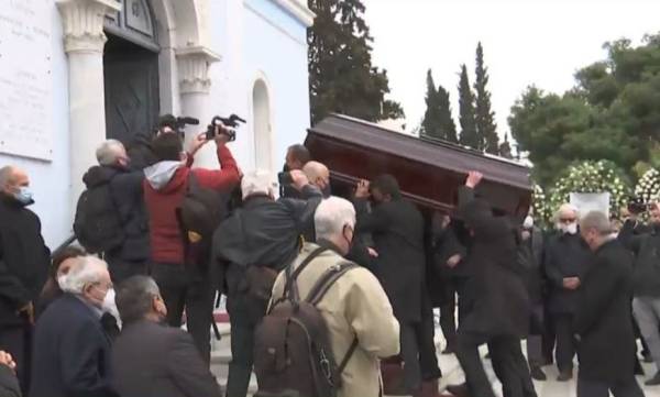 Δημήτρης Τσοβόλας: Θλίψη στην κηδεία του πρώην υπουργού (Βίντεο)