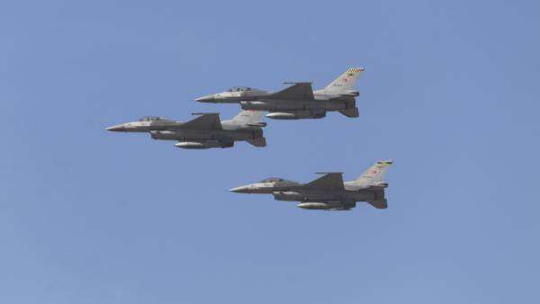 Νυκτερινές πτήσεις τουρκικών F-16 στο Αιγαίο