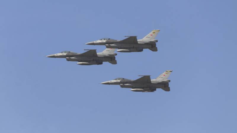 Νυκτερινές πτήσεις τουρκικών F-16 στο Αιγαίο