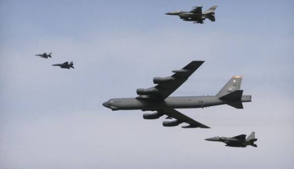 Παγκόσμια αγωνία για σύγκρουση ΗΠΑ - Ιράν: Αμερικανικά B-52 στο Κατάρ