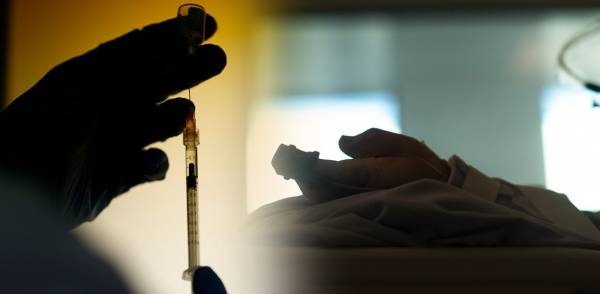 Κορονοϊός: Συναγερμός για θάνατο 65χρoνης μισή ώρα μετά το εμβόλιο στο Ίλιον