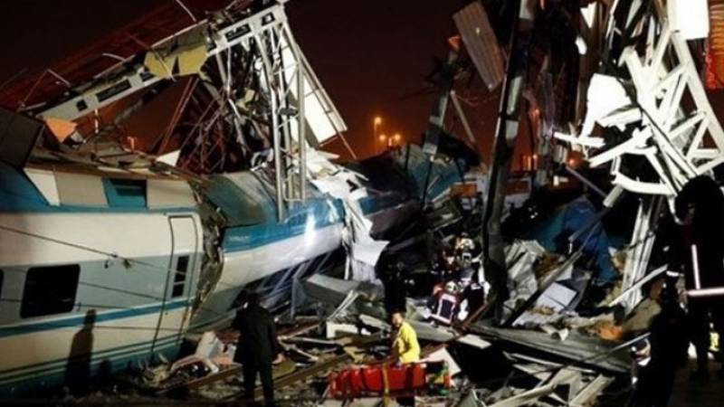 Σιδηροδρομικό δυστύχημα στην Τουρκία - Τουλάχιστον 4 νεκροί