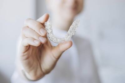 Invisalign: Η Αόρατη Ορθοδοντική για Ενήλικες και Εφήβους
