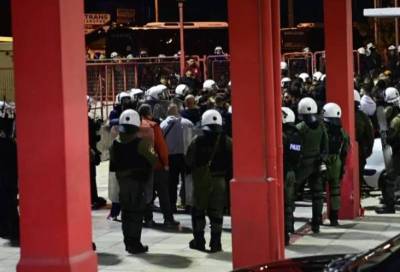 Πέθανε ο 31χρονος αστυνομικός που είχε χτυπηθεί από φωτοβολίδα στου Ρέντη