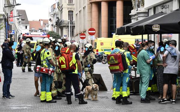 Βέλγιο: Συνελήφθη ο οδηγός του βαν που έπεσε σε καφετέρια στις Βρυξέλλες