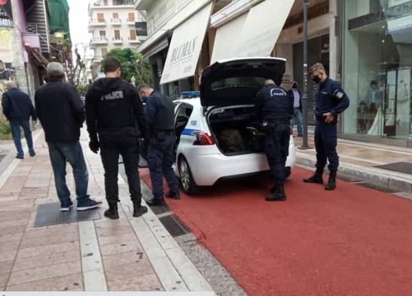 Αγρίνιο: Ανδρας τραυμάτισε με μαχαίρι δύο γυναίκες στο κέντρο της πόλης