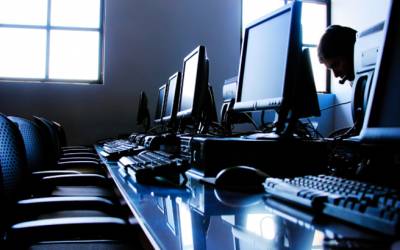 Ο γιατρός από την Κυπαρισσία Γιώργος Κορμάς προειδοποιεί για την "Μπλε Φάλαινα"