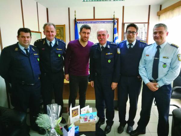 Ο Παπασταθόπουλος δώρισε 25 αλεξίσφαιρα στην Αστυνομία 