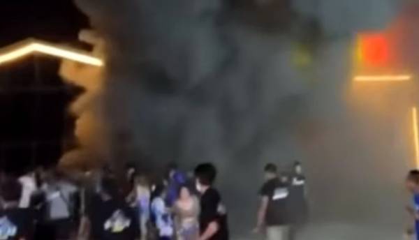 Τραγωδία σε νυχτερινό κέντρο στην Ταϊλάνδη: 13 νεκροί και 41 τραυματίες από τη φωτιά (Βίντεο)