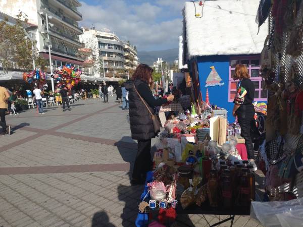 Πλατεία Καλαμάτας: Στήριξη και φέτος στα χριστουγεννιάτικα bazaar