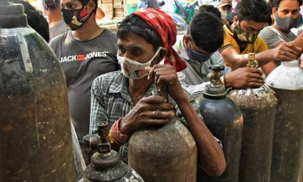 Ινδία: Ξεπέρασαν τα 27 εκατ. τα κρούσματα κορονοϊού