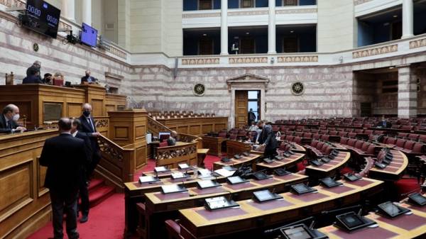 Με συντριπτική πλειοψηφία η Βουλή ενέκρινε την επέκταση των χωρικών υδάτων στα 12 ν.μ. στο Ιόνιο