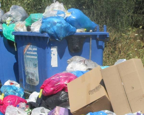 Εντείνονται οι αντιδράσεις για τα σκουπίδια στο Δήμο Οιχαλίας