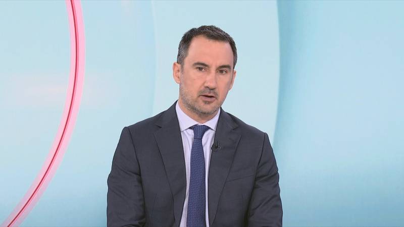 Χαρίτσης: “Nα αποσυρθεί το νέο πλαίσιο για τις σχολικές επισκέψεις”