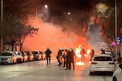 Θεσσαλονίκη: Επεισόδια με ρίψη μολότοφ σε διμοιρία των ΜΑΤ (Βίντεο)
