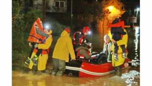 Μεγάλες καταστροφές από την κακοκαιρία στο Ηράκλειο - Διάσωση ακόμη και με βάρκες από ταράτσες