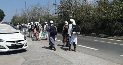 Προσαγωγή 13 ατόμων, που περιηγούνταν στην Καλαμάτα φορώντας παραδοσιακές φορεσιές